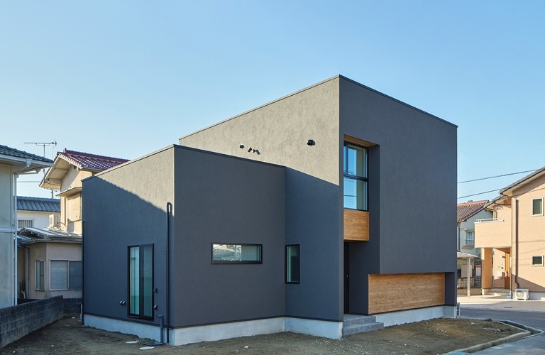 福山市で注文住宅をお考えの方へ｜色とりどりのモデルハウスが並ぶ展示場